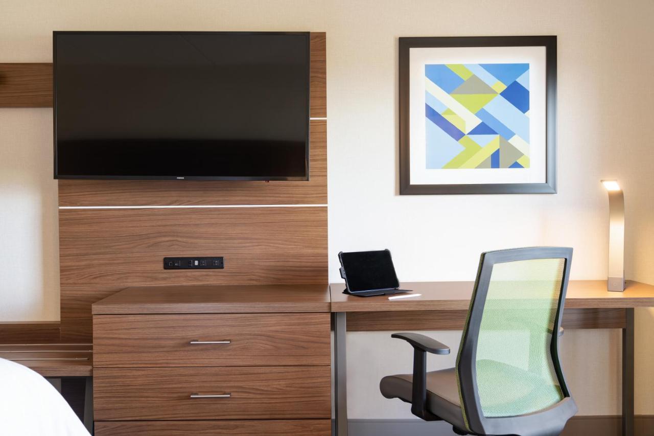 Holiday Inn Express - Plattsburgh By Ihg Exterior photo