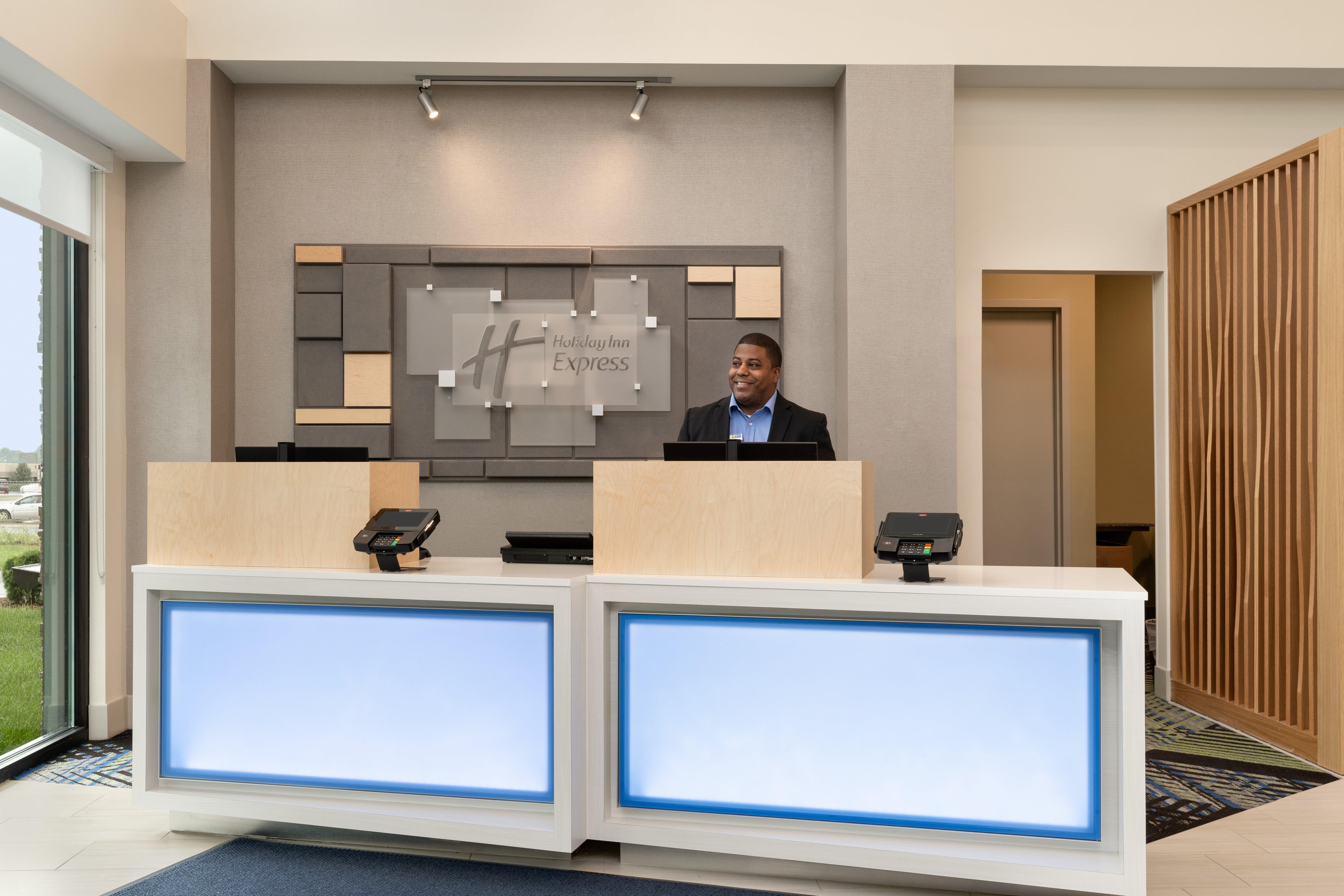 Holiday Inn Express - Plattsburgh By Ihg Exterior photo