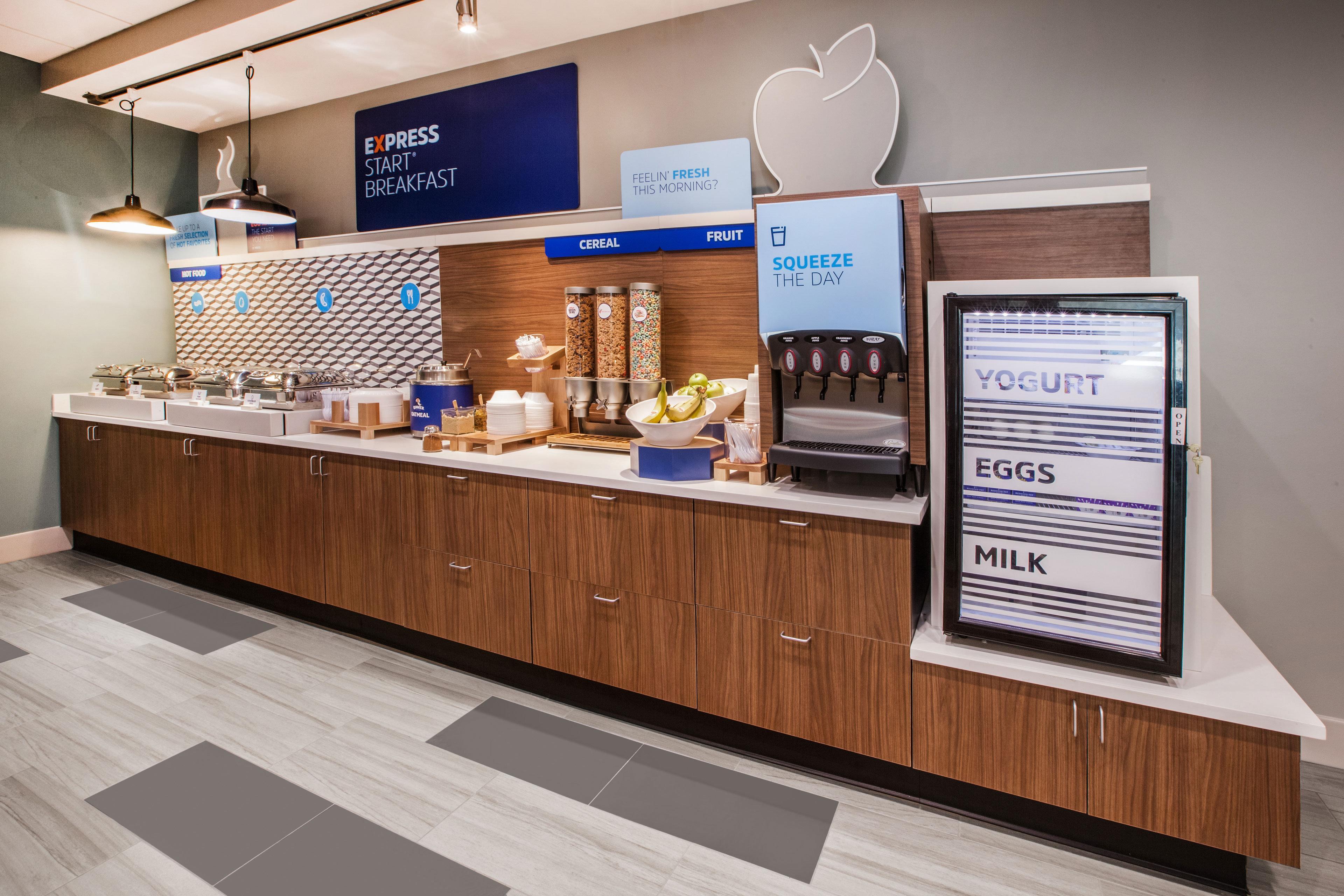 Holiday Inn Express - Plattsburgh By Ihg Exterior photo