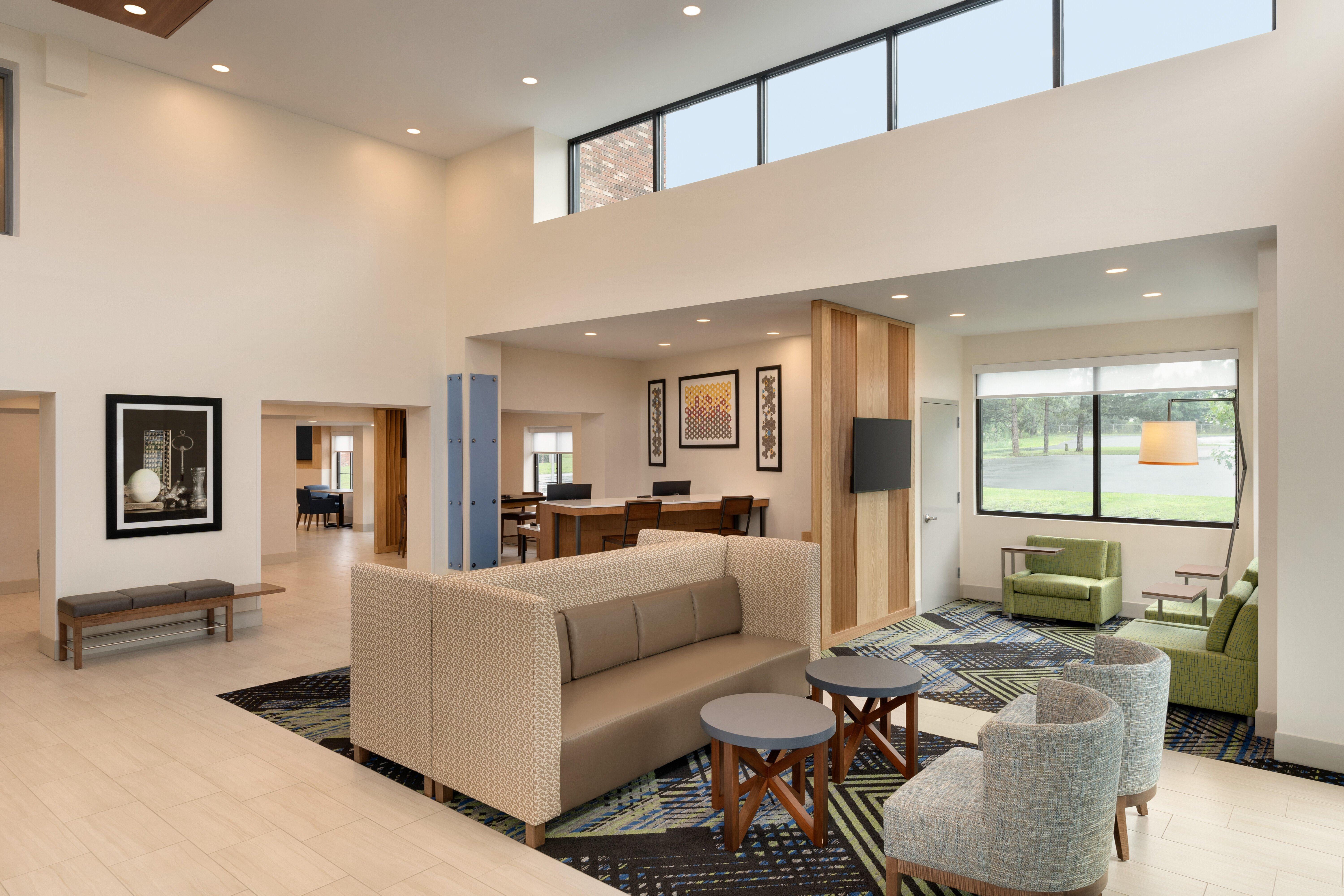 Holiday Inn Express - Plattsburgh By Ihg Exterior photo