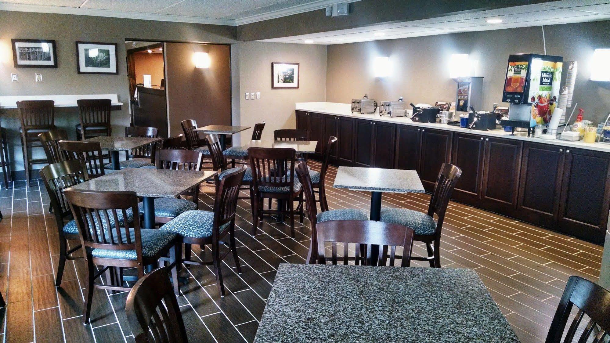 Holiday Inn Express - Plattsburgh By Ihg Exterior photo